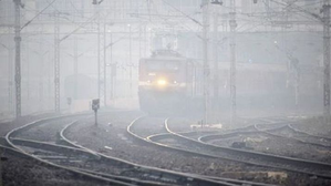 Fog blankets Delhi, flight and train schedules hit due to poor visibility