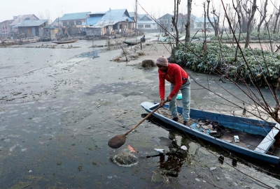 Kashmir freezes with intense dry cold, no relief in sight