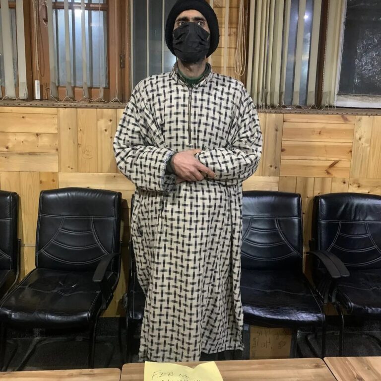 Sopore Police arrested one drug peddler, recovered contraband substance.