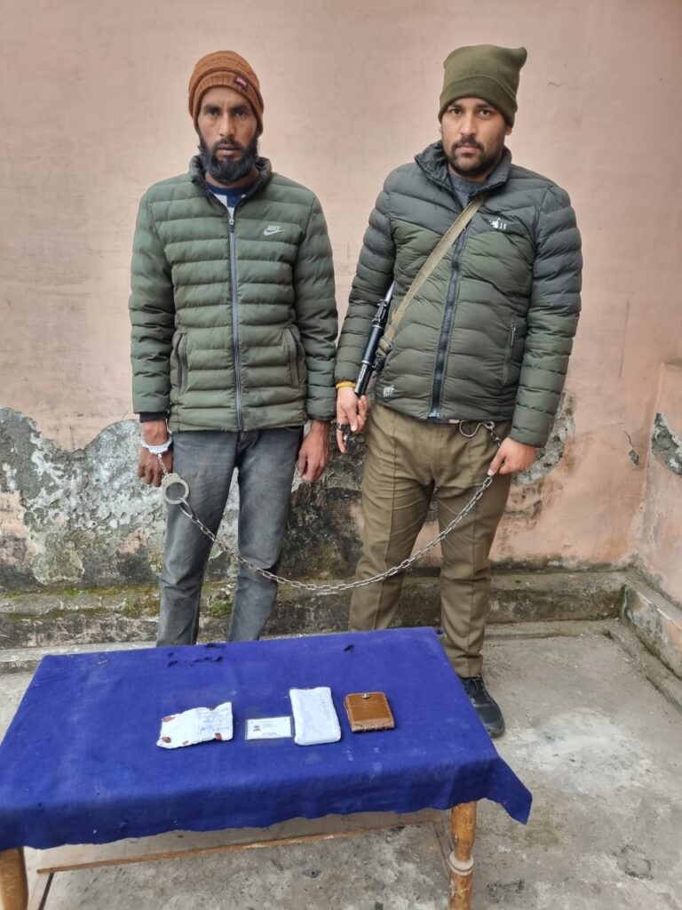 KATHUA POLICE APPREHENDED 01 DRUG PEDDLER WITH APPROX. 20.84 GMS OF HEROIN (CHITTA) LIKE NARCOTICS AT BANYARI BRIDGE*