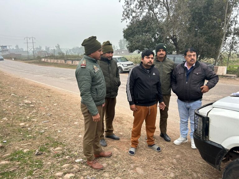 KATHUA POLICE NABBED ONE DRUG PEDDLER WITH APPROX. 5.75 GRAMS OF HEROIN (CHITTA) LIKE NARCOTICS AT MIRPUR JAGOO KATHUA AREA; 01 MOTORCYCLE SEIZED