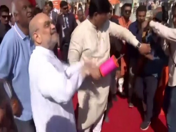 Amit Shah participates in Uttarayan Mahotsav in Gujarat, flies kite