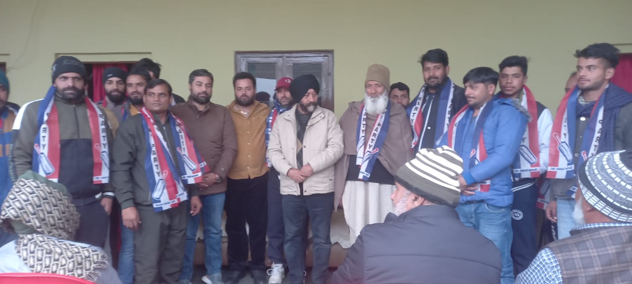 Apni Party expanding its roots across all regions: Manjit Singh Dozens of youths join Apni Party near Birpur