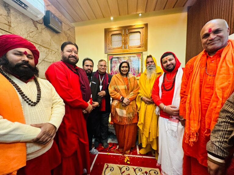 Sadhvi Ri Tambhra reached Jammu on a two-day visit, met Saint Subhash Shastri and Sadhu Samaj