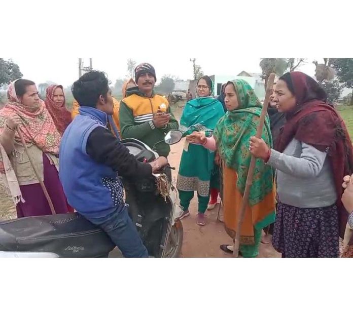 Marheen village women gang up against drug peddlers