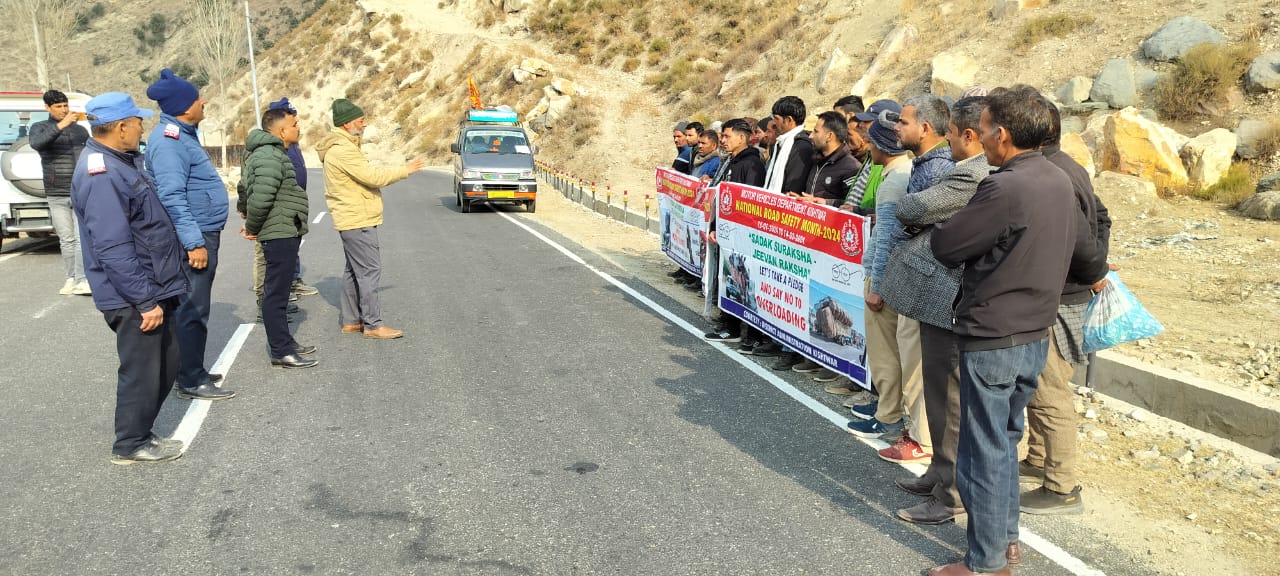 Road Safety Month:  Awareness Check of Road Users Conducted on Bhandarkoot- Dangdoro Route KISHTWAR, JANUARY 29: To promote road safety, the Motor