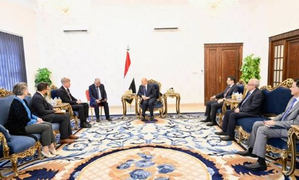 Yemeni leader meets with UN envoy on political solution to civil conflict