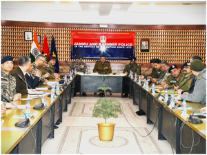 IGP Kashmir chairs security review meeting ahead of ‘coming events’ (Lead)