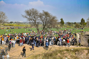 Protesting farmers suspend ‘Delhi Chalo’ protest till Friday